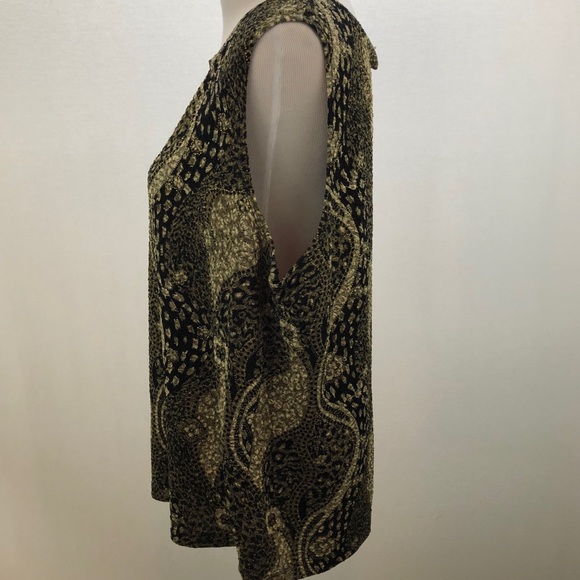 Woman’s MSK 2-Piece Top - Picture 3 of 5